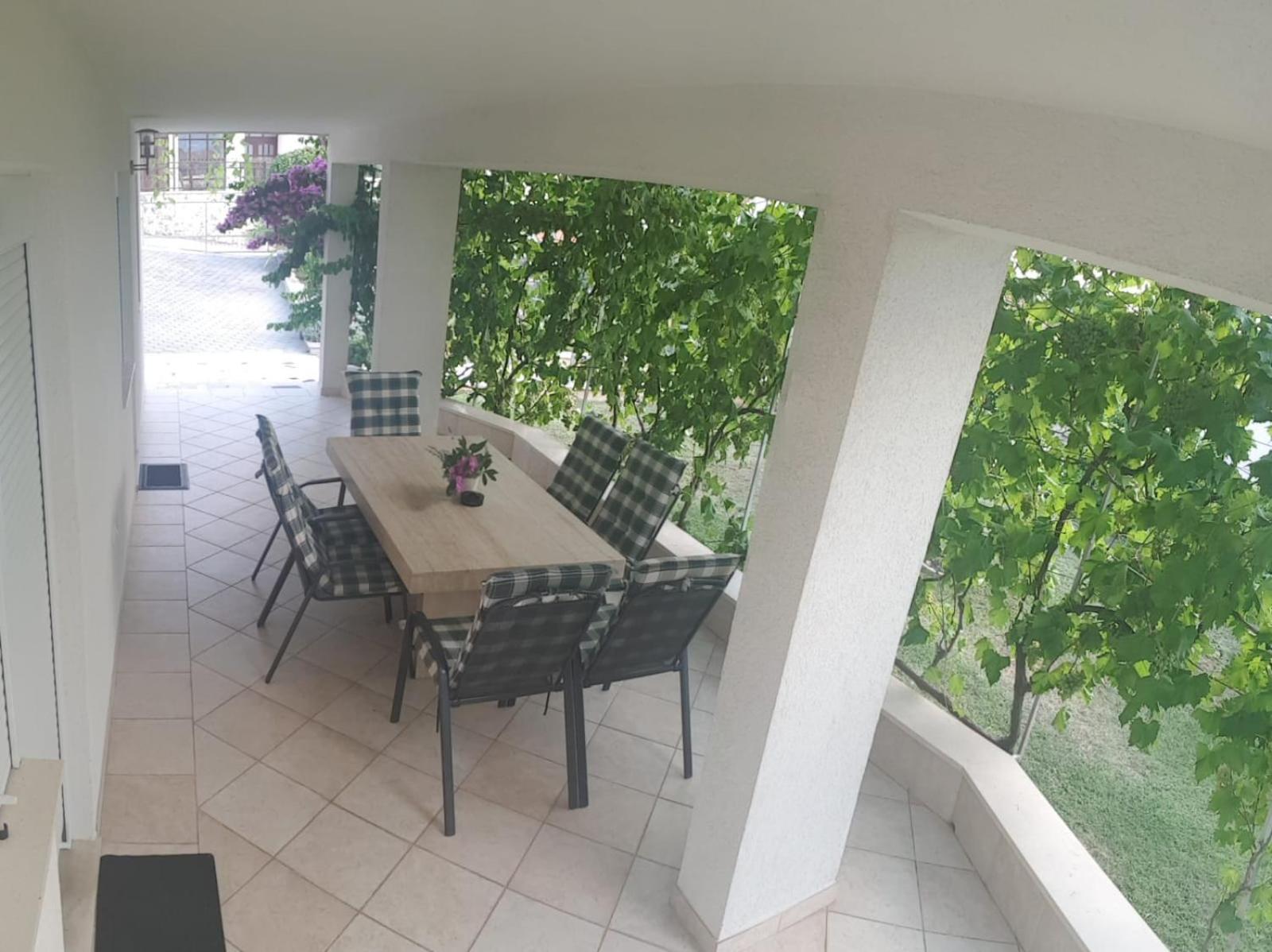 Apartmani Jureta Okrug Gornji Eksteriør bilde
