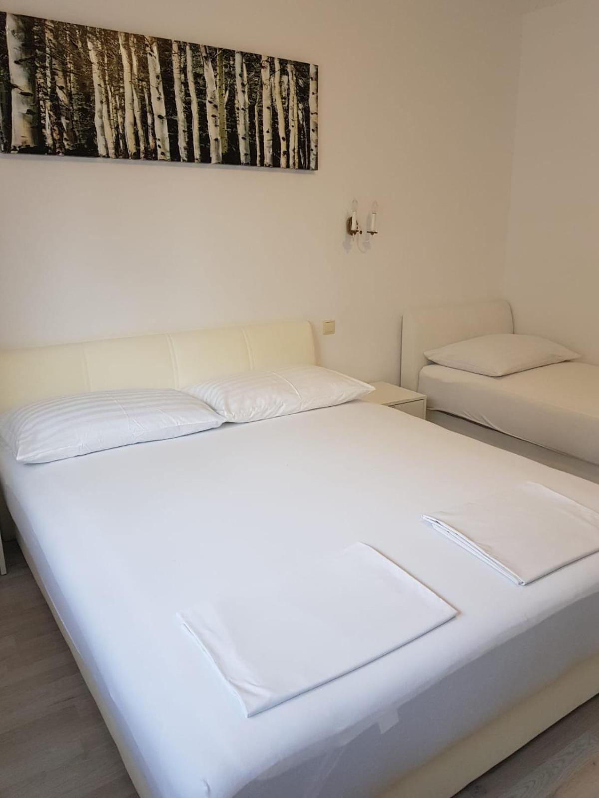 Apartmani Jureta Okrug Gornji Eksteriør bilde