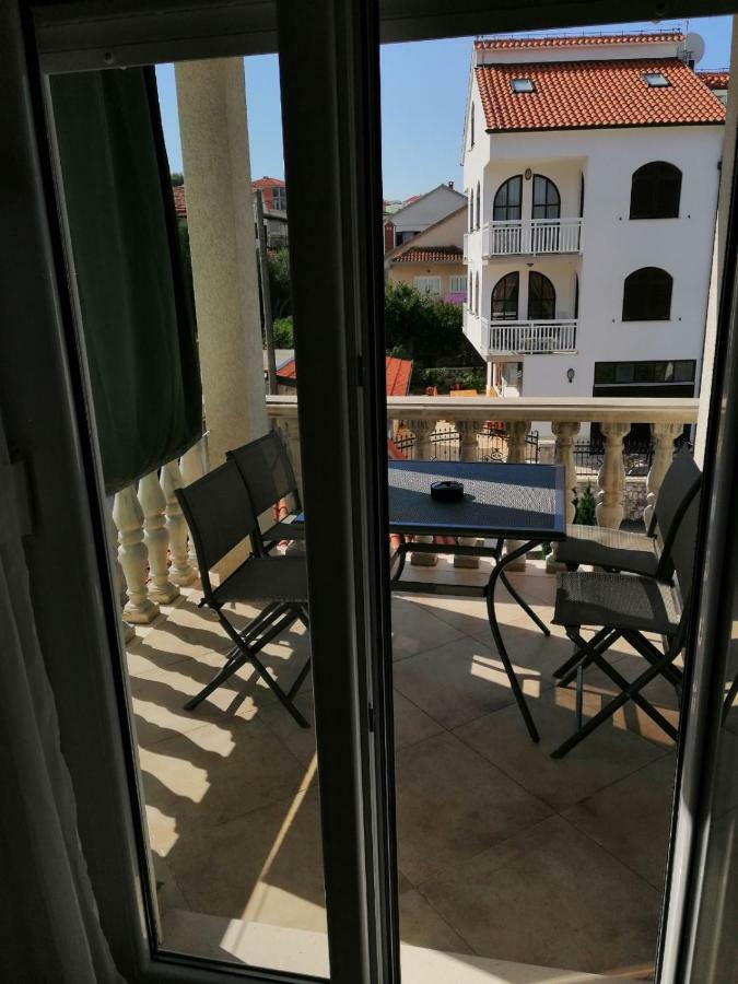 Apartmani Jureta Okrug Gornji Eksteriør bilde