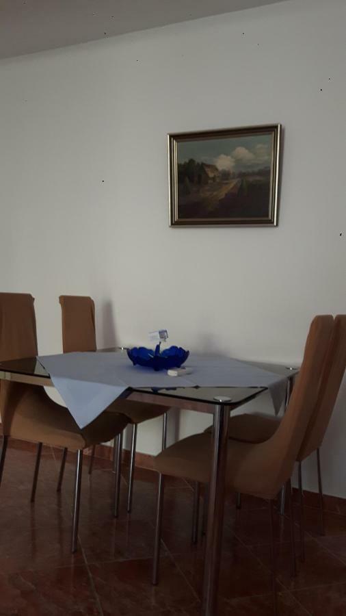 Apartmani Jureta Okrug Gornji Eksteriør bilde