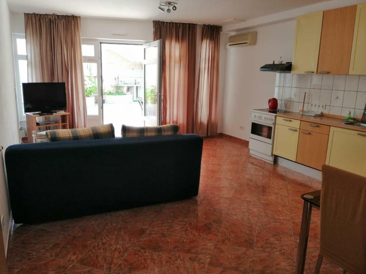 Apartmani Jureta Okrug Gornji Eksteriør bilde